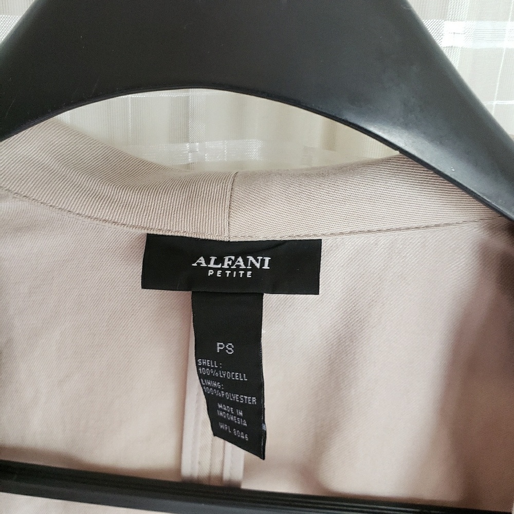 Spring Coat - image 6